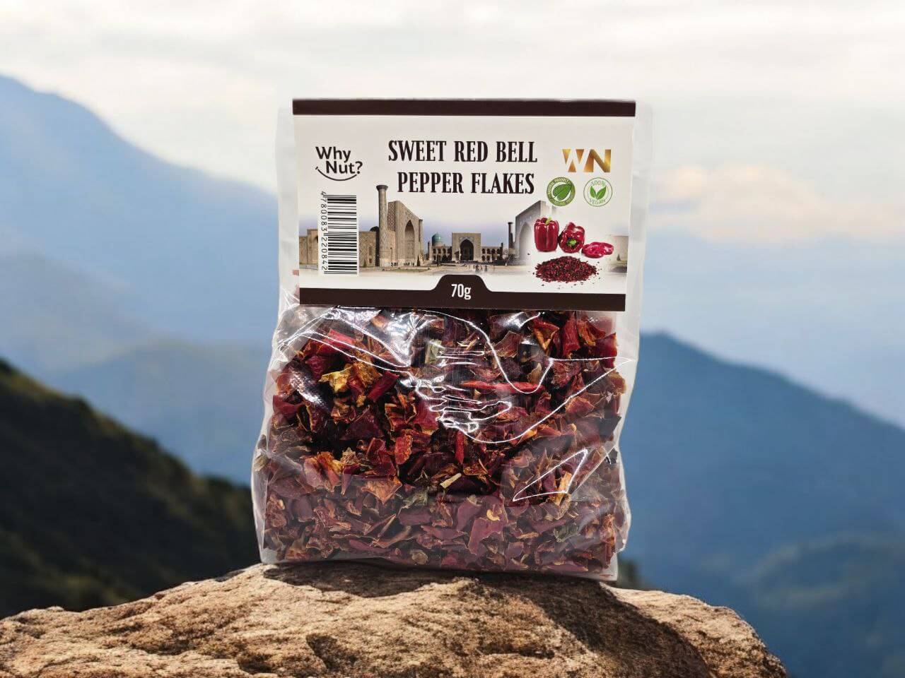 Delicious Söta Röda Paprikaflingor by Nature Pick Market, sun-dried red pepper flakes perfect for adding flavor to pizzas, Mexican dishes, salads, and more.